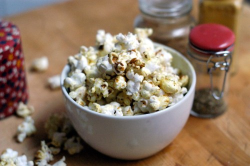 Spicy-sweet curry popcorn