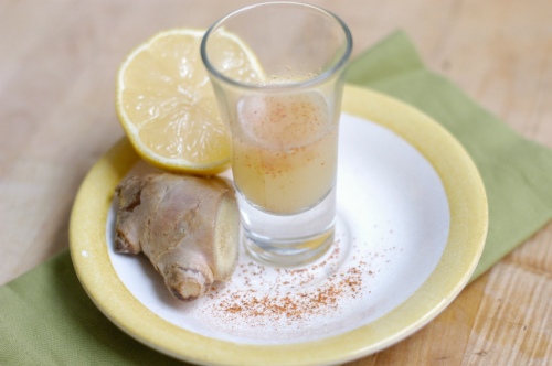 Lemon, ginger and cayenne wellness shot